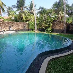 Star White - Negombo *** Kudapaduwa